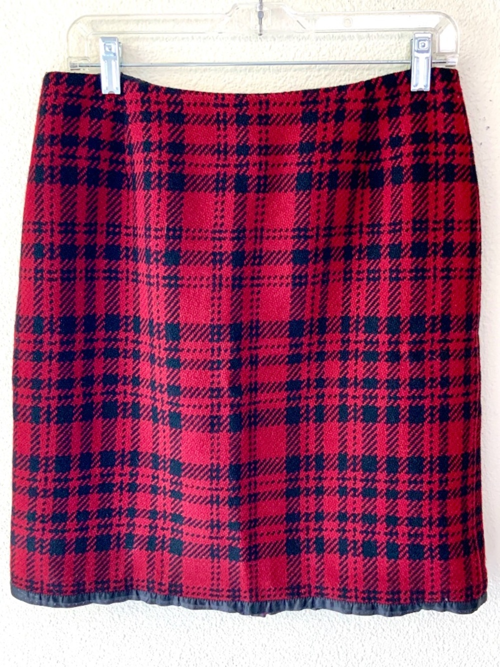 Eddie Bauer Wool Mini Skirt Plaid Size 10 Red Black Tartan Ruffle